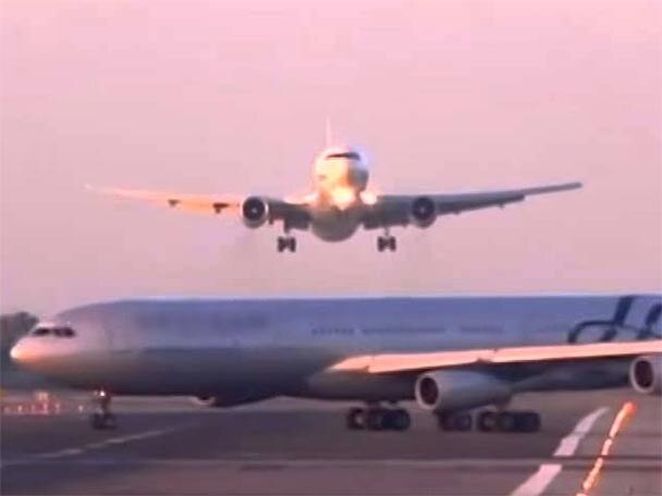 Collision Of Ai Indigo Flights Averted At Delhi Airport দিল্লি বিমানবন্দরে মুখোমুখি ২টি বিমান, অল্পের জন্য রক্ষা