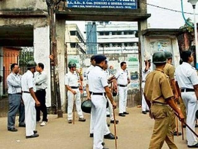 3 Arrested For Misbehaving With Kolkata Cops পুলিশের সঙ্গে দুর্ব্যবহার, গ্রেফতার ৩