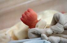 হাসপাতালের ৭,৫০০ টাকা বিল মেটাতে সদ্যোজাত মেয়েকে বেচলেন বাবা-মা!