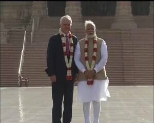 modi-akshardham-5-300x240