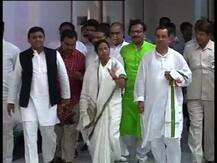 কংগ্রেস-সহ বিজেপি বিরোধী দলগুলির শীর্ষ নেতৃত্বের সঙ্গে মমতার বৈঠক ঘিরে তৈরি নয়া জল্পনা