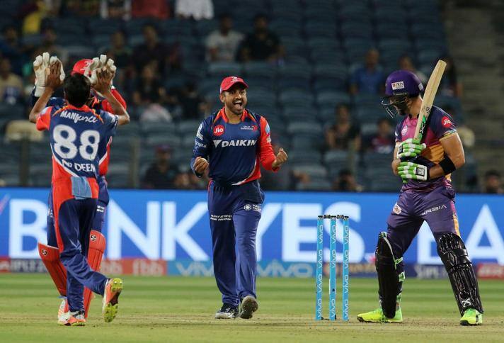  দিল্লির পক্ষে উইকেটরক্ষক ঋসভ পন্ত ৩, স্যামসন ও মরিস ২ টি, নাদিম, নায়ার ও মিশ্র ১ টি করে ক্যাচ ধরেছেন।