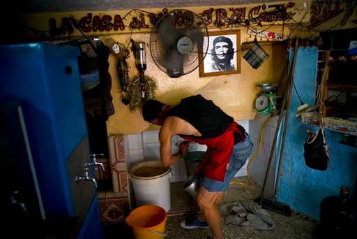 এরপর কন্ডোম চুপসে গেলে উত্পাদনকারী বুঝে যান যে, বিক্রিয়া সম্পূর্ণ হয়েছে। মদ তৈরির কাজ সম্পূর্ণ হয়েছে। এবার বাজারজাত করার জন্য বটলিংয়ে কাজ শুরু হয়।