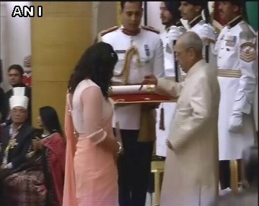 রিও অলিম্পিকে কুস্তিতে ব্রোঞ্জ জয়ী সাক্ষী মালিকও পেলেন পদ্মশ্রী