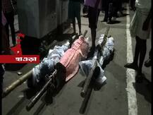 সেলফি তোলার সময় চলন্ত ট্রেনে থেকে পড়ে আহত ছাত্র, উদ্ধারে গিয়ে অন্য ট্রেনের ধাক্কায় মৃত ৩ বন্ধু