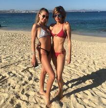 ৫৩র লিসা রিনা এবং তাঁর অষ্টাদশী মডেল-কন্যা ডেলিলা, ছবি দেখে বলুনতো কে মা, কে মেয়ে? 