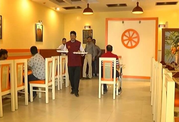 Ramdevs Patanjali Launches Restaurant Postik এবার এল পতঞ্জলির রেস্তোঁরা, পৌষ্টিক