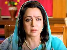 ষাঁড়ের হামলা থেকে রক্ষা হেমার, সাসপেন্ড মথুরা জংশনের স্টেশন ম্যানেজার