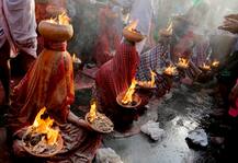 ঘুরে বেড়াচ্ছে মৃতের আত্মা, তাড়াতে হাসপাতালে ড্রাম বাজিয়ে যাগ-যজ্ঞ!