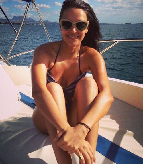 এই সিনেমার পরিচালক সুরেশ ত্রিবেণী।