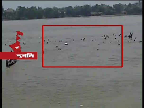 জোয়ারে গঙ্গায় ভেসে গেল অস্থায়ী জেটি, ভদ্রেশ্বরে ডুবে মৃত ৩, নিখোঁজ ২, হাসপাতালে ভর্তি আরও ৭ 3 Drowned 2 Missing As Tide Hits Temporary Jetty On Ganga River In Bhadreswar জোয়ারে গঙ্গায় ভেসে গেল অস্থায়ী জেটি, ভদ্রেশ্বরে ডুবে মৃত ৩, নিখোঁজ ২, হাসপাতালে ভর্তি আরও ৭