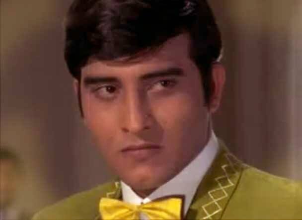 তারপর ‘আচনক’, ‘মেরে আপনে’, ‘ইনকার’, সব ছবিতেই নায়ক হিসেবে ছিলেন বিনোদ
