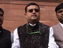 গাড়িতে ধাক্কা লরির, বড়সড় দুর্ঘটনা থেকে রক্ষা তৃণমূল সাংসদ দিব্যেন্দু অধিকারীর