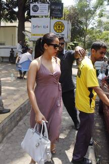 ছবিতে দেখুন জনসমক্ষে শাহিদ-ঘরনী মীরা রাজপুত