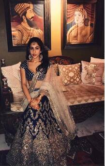 সেফ আলি খানের কন্যা সারা আলিকে সব্যসাচী মুখোপাধ্যায়ের পোশাকে কেমন দেখাচ্ছেন দেখুন!