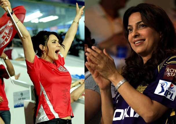 Juhi And Preitys Face Off To Do Live Commentary For Ipl অভিনয় করতে দেখা যায়নি, তবে একসঙ্গে আইপিএল-এ লাইভ কমেন্ট্রি করতে দেখা যাবে জুহি-প্রীতিকে