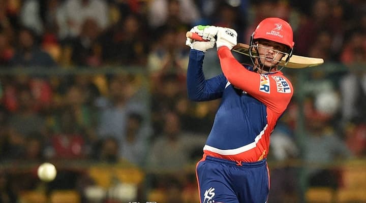 গত বছর বেঙ্গালুরু রয়্যাল চ্যালেঞ্জার্সের বিরুদ্ধে ডি কক দিল্লির হয়ে ১৫ টি চার মেরেছিলেন। গতকাল শ্রেয়সের ইনিংসেও ছিল ১৫ টি চার।