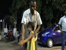 লিখতে না পারায় ৫ বছরের শিশুকে বেধড়ক মেরে অসুস্থ করে দিল শিক্ষক