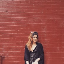 দেখুন পূজা বেদীর মেয়ে আলিয়াকে