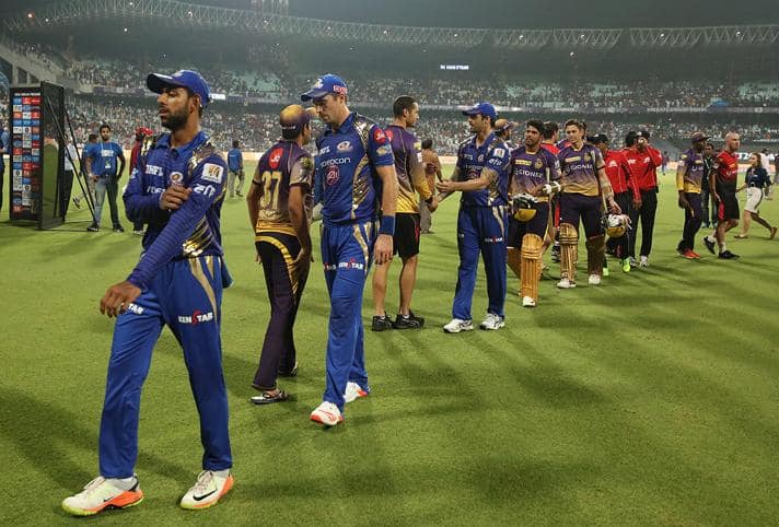এই ম্যাচে জয় পাওয়ার সঙ্গে সঙ্গে একটি অসাধারণ রেকর্ড গড়েছে মুম্বই ইন্ডিয়ান্স। প্রথম দল হিসেবে টি-২০ ক্রিকেটে ১০০টি ম্যাচ জিতেছে রোহিতের দল। ছবি সৌজন্যে আইপিএল/বিসিসিআই
