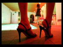 মধুচক্রে ফাঁসিয়ে টাকা তোলাবাজি, না দিতে পারলে ধর্ষণের অভিযোগ, অভিযুক্ত মহিলা ডিজে গ্রেফতার!