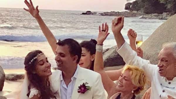 অক্টোবর মাসে বিয়ে করেছেন লিসা ও তাঁর বয়ফ্রেন্ড দিনো লালভানি।