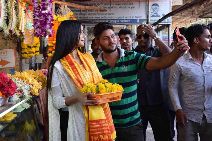 ২০১১ সালে ক্রিকেট বিশ্বকাপ চলাকালীন প্রথম খবরের শিরোনামে আসেন পুনম। তিনি ঘোষণা করেন, ভারতীয় দল চ্যাম্পিয়ন হলে নগ্ন হবেন। ছবি সৌজন্যে সোলারিস