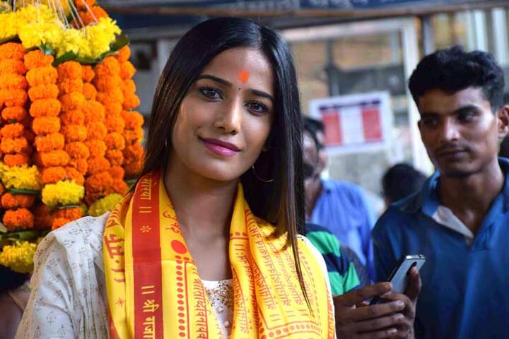  একটি টুইট করে পুনমের প্রশ্ন, প্লাস্টিক নিষেধাজ্ঞার আওতায় কি কন্ডোমও পড়ছে?