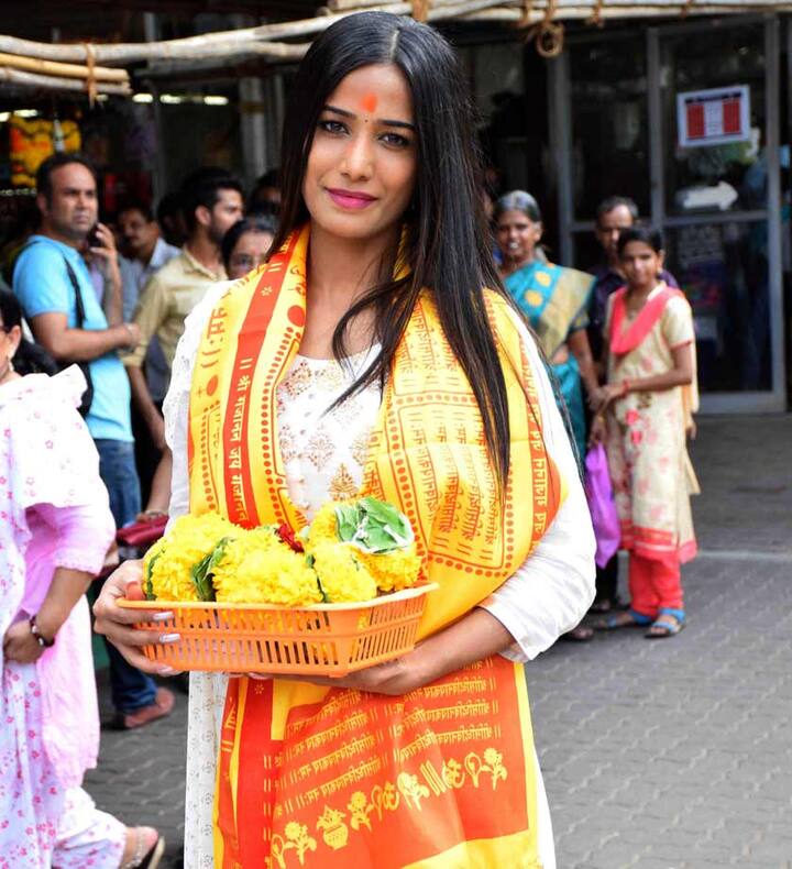 কিছুদিন আগেই নিজের অ্যাপ উদ্বোধন করেছেন পুনম। সেই অ্যাপের মাধ্যমে তাঁর সব খবর পাচ্ছেন ভক্তরা