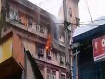 খিদিরপুরে ফাইভ স্টার মার্কেটে বিধ্বংসী আগুন, আড়াই ঘণ্টার চেষ্টায় পরিস্থিতি নিয়ন্ত্রণে