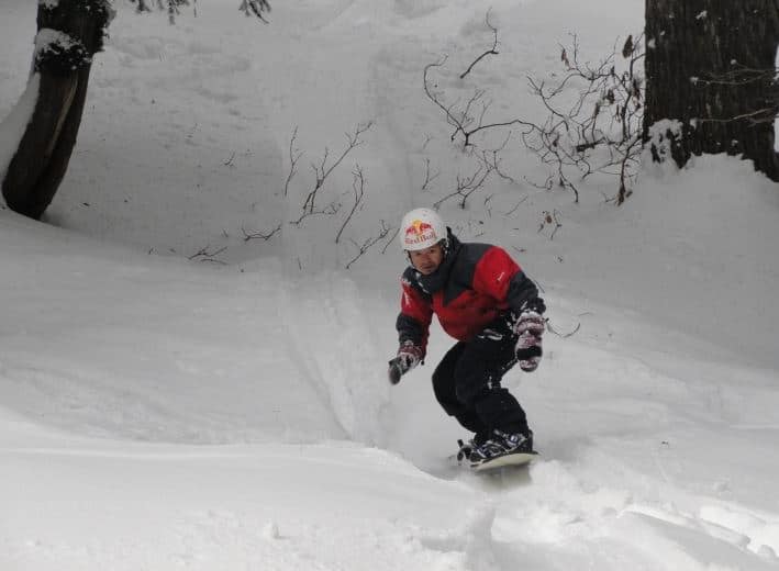 মানালিতে ইগলুতে থাকার পাশাপাশি স্নো-স্কেটিংয়েরও আনন্দ উপভোগ করার সুযোগ পাবেন পর্যটকরা
