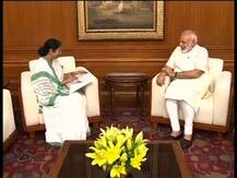 বৈঠক মোদীর সঙ্গে, কেন্দ্রীয় বঞ্চনার অভিযোগে সরব মমতা