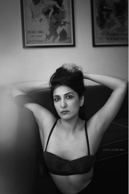 এই ভূমিকায় যখন তাঁকে অভিনয়ের প্রস্তাব দেওয়া হয় তখন কিছুটা চমকে গিয়েছিলেন ইশা।