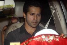 আলোকচিত্রীর পা মাড়িয়ে দিল বরুণ ধবনের গাড়ি, বেরিয়ে এসে দেখলেন অভিনেতা, দেখুন ভিডিও