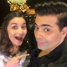 কর্ণ জোহরের জন্মদিনের পার্টির সব আলো কেড়ে নিলেন জাহ্নবী আর সারা