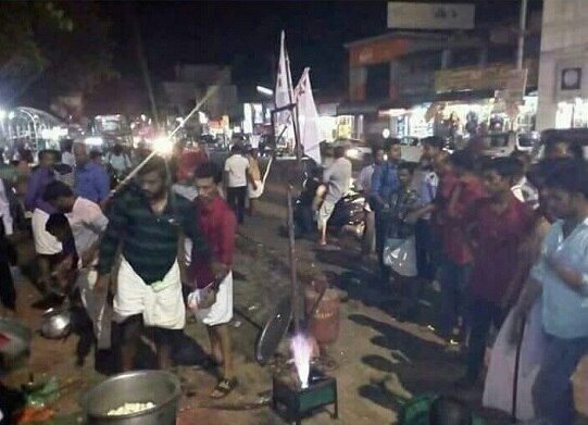 Protest In Kerala Over Centres New Rules On Cattle Slaughter Move Welcomed By Maneka Animal Bodies গবাদি পশু কসাই নিয়ে কেন্দ্রের নয়া সিদ্ধান্তের প্রতিবাদে কেরলে ‘বিফ ফেস্টিভ্যাল’, মোদীকে চিঠি বিজয়নের