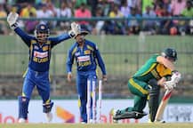 চ্যাম্পিয়ন্স ট্রফিতে ধোনির সামনে রেকর্ড গড়ার হাতছানি