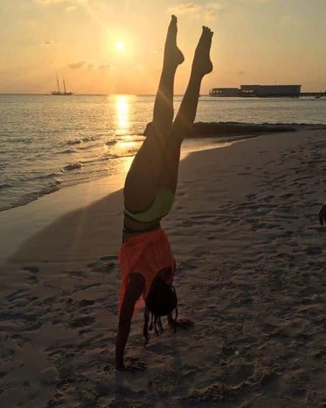 নাচের পাশাপাশি ফিটনেসের জন্য মালাইকার আলাদা পরিচিতি রয়েছে। ইন্সটা-তে তাঁর ফলোয়ারের সংখ্যা হুহু করে বাড়ছে। 