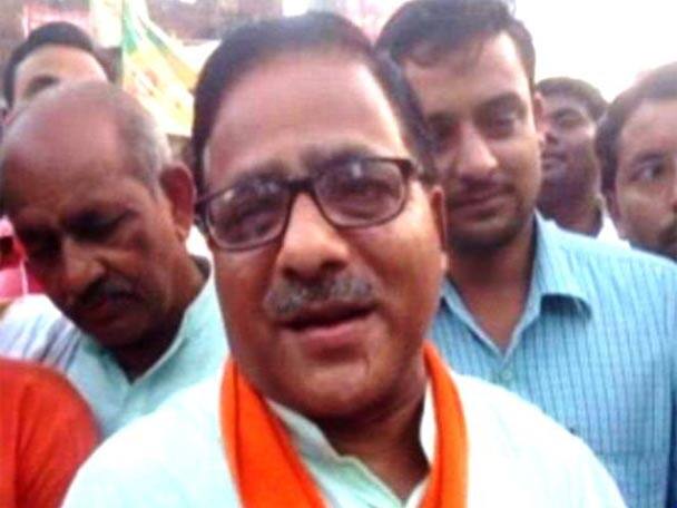 After Reducing Woman Ips Officer To Tears Up Bjp Mla Radha Mohan Does It Again থাকার ঘরের ব্যবস্থা করে দিতে আর্জি গরিব মহিলার, ‘নির্মম রসিকতা’ বিধায়কের