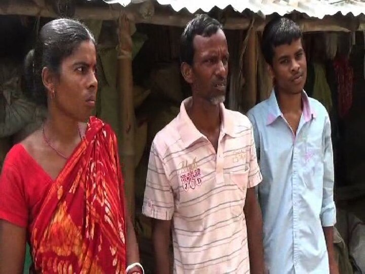 Nadia Parents Sat Hs Exam With Son Father Failed To Cross The Mark ছেলের সঙ্গে উচ্চমাধ্যমিক পরীক্ষায় বসে পাস মা, অকৃতকার্য শুধু বাবা