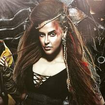 হট বিকিনিতে নেহা ধূপিয়া, ফ্লাইং কিস দিয়ে জিতলেন ভক্তদের হৃদয়