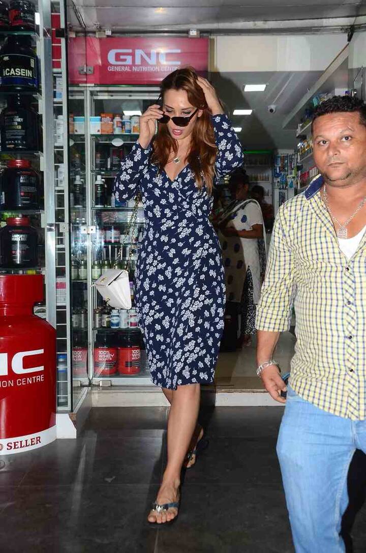 দেখুন ইউলিয়ার আরও ছবি