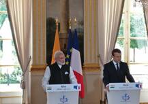 মাকরেঁর সঙ্গে বৈঠক মোদীর, বললেন, সন্ত্রাসবাদ সবচেয়ে বড় চ্যালেঞ্জ