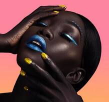 দেখুন, দক্ষিণ সুদানের কৃষ্ণাঙ্গ সুন্দরী নিয়াকিম গ্যাটবেচ