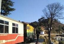 ‘শিবালিক’-এ সূর্যোদয়: হিমালয়ের কোল বেয়ে খেলনা ট্রেনে কালকা থেকে সিমলা