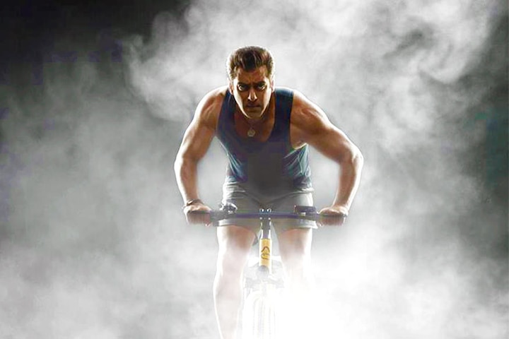 Salman Khan Launches Being Human Electric Cycle At Rs 40000 বাবার মাসিক রোজগার ছিল ৭৫০-১,০০০ টাকা, তবু আমায় কিনে দেন ৩,০০০ টাকার সাইকেল, বললেন সলমন