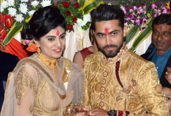 টিম ইন্ডিয়ার অলরাউন্ডার রবীন্দ্র জাদেজা কন্যাসন্তানের বাবা হলেন। তাঁর স্ত্রী রীভা সোলাঙ্কি জন্ম দিয়েছেন কন্যার।