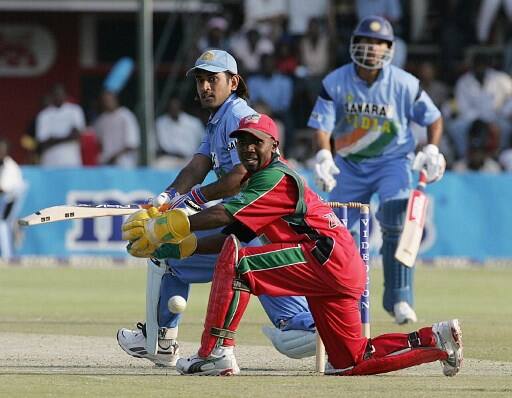 মাত্র ৩৩ রানে ৪ উইকেট খুইয়েও ২৫০-র বেশি রান তাড়া করে জেতার একটি রেকর্ডও গড়ল বাংলাদেশ। এর আগে আন্তর্জাতিক একদিনের ক্রিকেটে কোনও দলই ৩৩ রানের মধ্যে ৪ উইকেট হারিয়ে ২৫০ রানের বেশি তাড়া করতে নেমে জিততে পারেনি। এর আগে এই রেকর্ড ছিল ভারতের। ২০০৫-এ ৩৬ রানে চার উইকেট হারিয়েও জিম্বাবোয়ের বিরুদ্ধে ২৫০-এর বেশি রান তাড়া করে জয়ী হয়েছিল ভারত। 