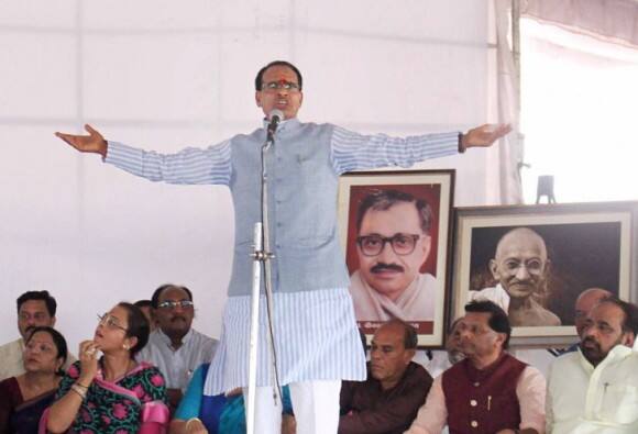 Shivraj Singh Chouhan Likely To End His Fast Today সম্ভবত আজ অনশন ভাঙবেন মধ্যপ্রদেশের মুখ্যমন্ত্রী শিবরাজ সিংহ চৌহান