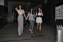 দুই স্টাইলিশ কন্যার সঙ্গে ডিনারে শ্রীদেবী, ছবি বলছে কোথাও যেন ৮০ র ডিভার চেহারায় থাবা বসিয়েছে বয়স, আপনার কী মত?